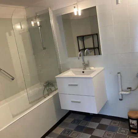 Centre: T2 Bis Dans Immeuble Historique *